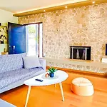 Avatonblue Nafplio Villa *