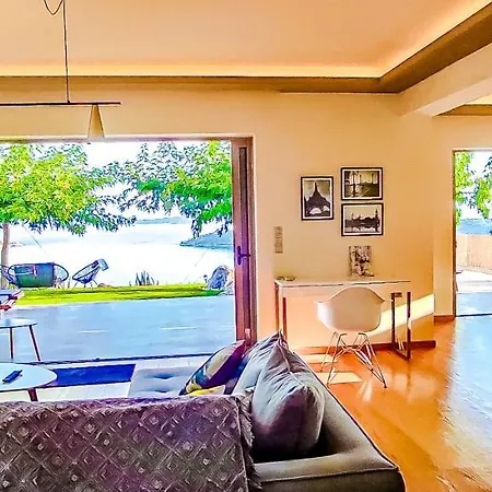 Avatonblue Nafplio Vivári