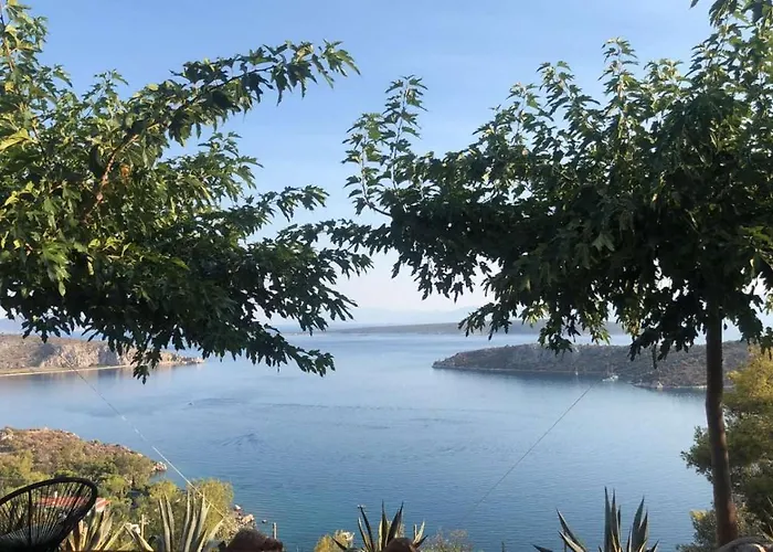 Avatonblue Nafplio *