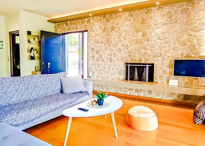 Avatonblue Nafplio Villa *