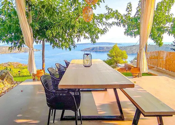 Avatonblue Nafplio Villa *