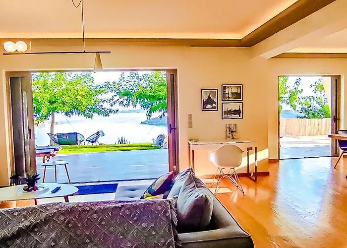 Avatonblue Nafplio Vivári